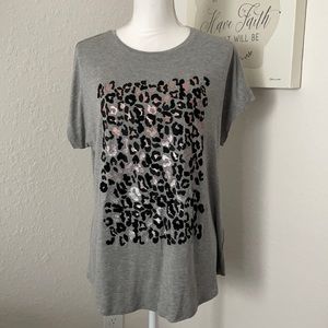 Gray beads with animal print short sleeve